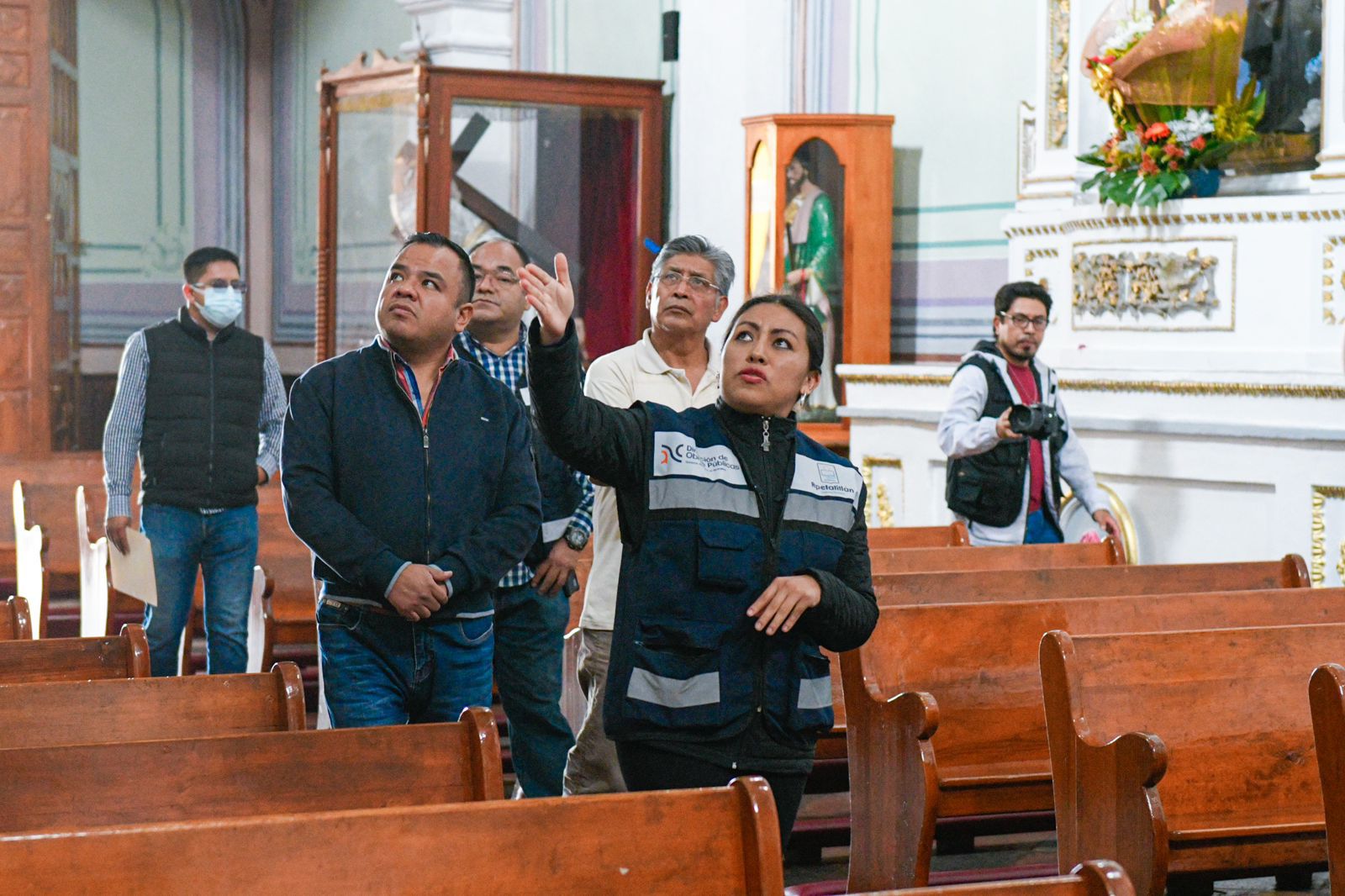 Entrega alcalde de Apetatitlán, Ángelo Gutiérrez, rehabilitación de pintura del Templo de Padre Jesús